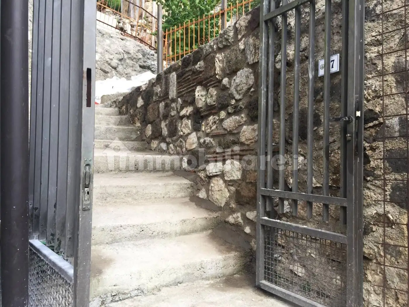 Palazzo - Edificio in vendita a Limatola