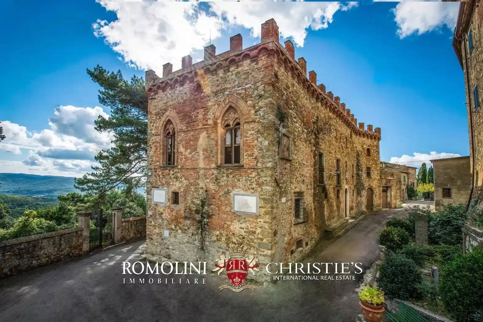 Palazzo - Edificio in vendita a Bucine