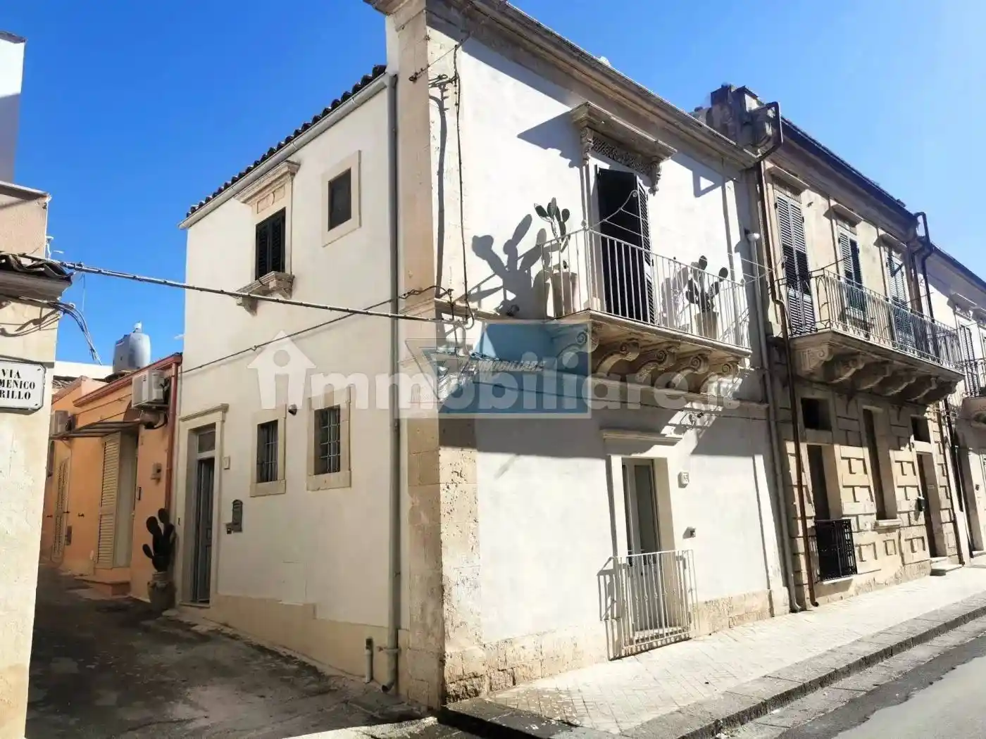 Palazzo - Edificio in affitto a Noto