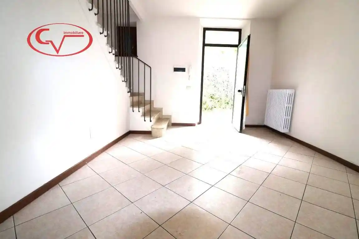 Casa indipendente in vendita a Bucine