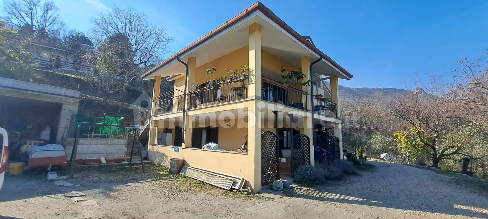 Villa in vendita a Roletto