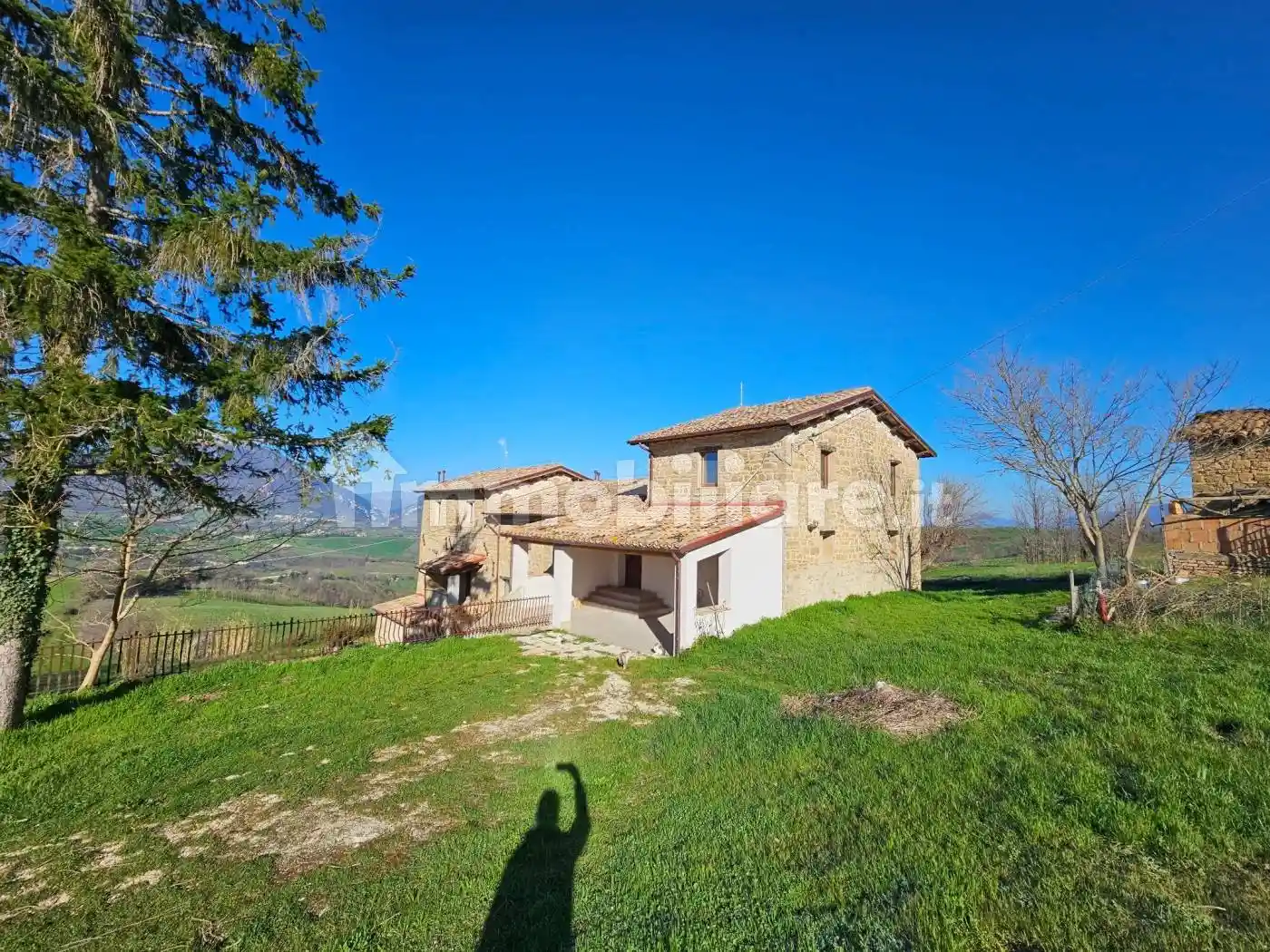 Rustico - Casale in vendita a Camerino