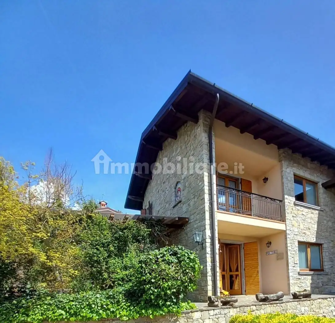 Villa in affitto a Rovetta