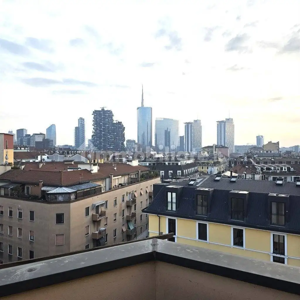Penthouse - Attic in vendita a Milan