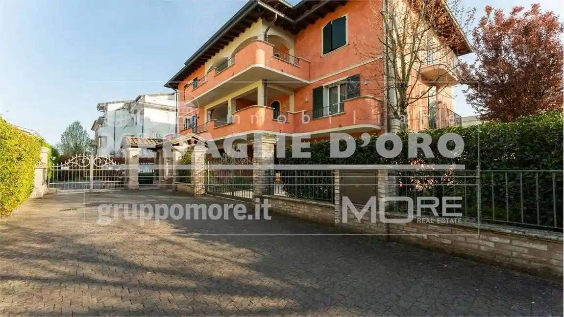 Villa in vendita a Modena