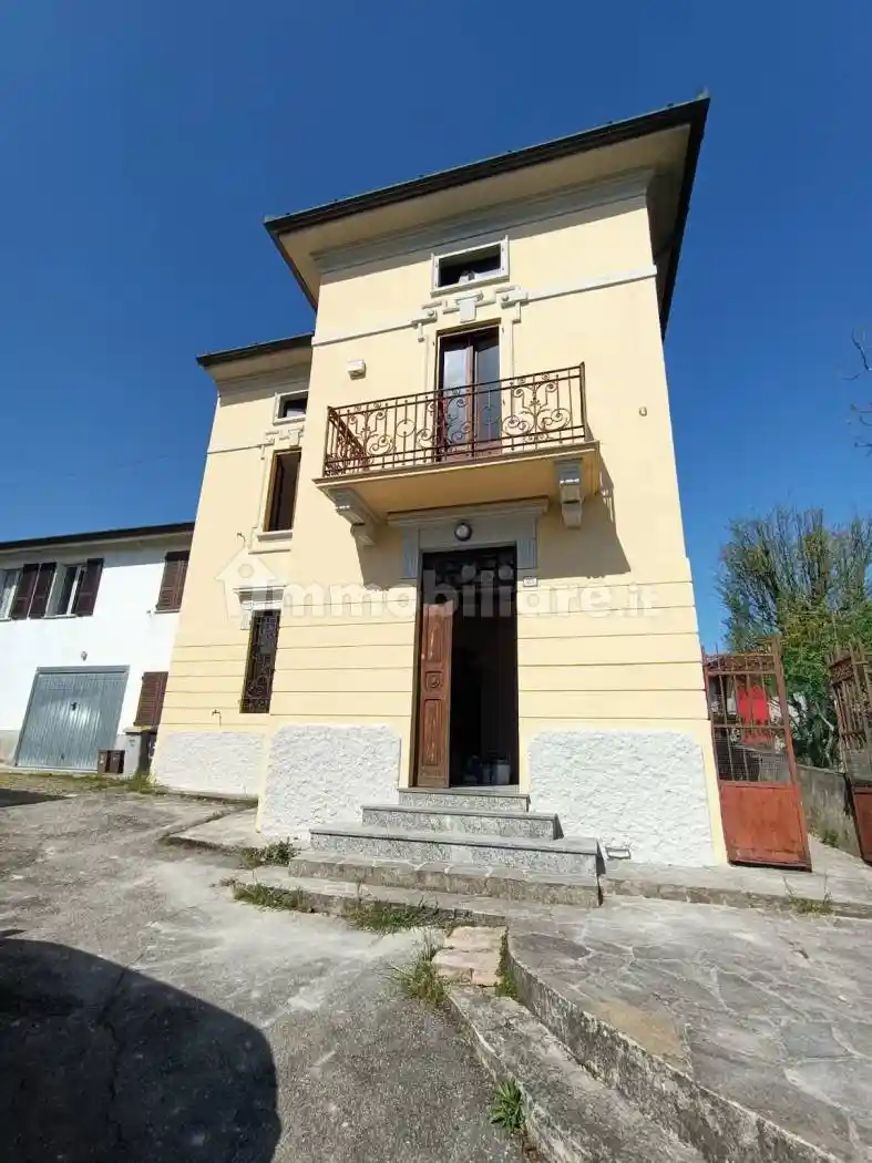 Villa in vendita a Castel San Giovanni