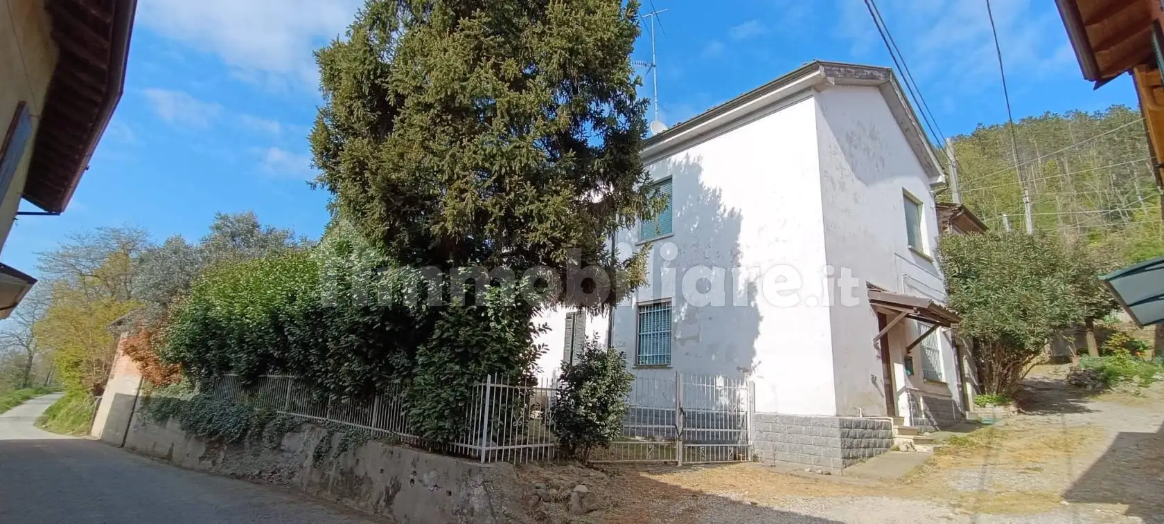 Villa in vendita a Codevilla