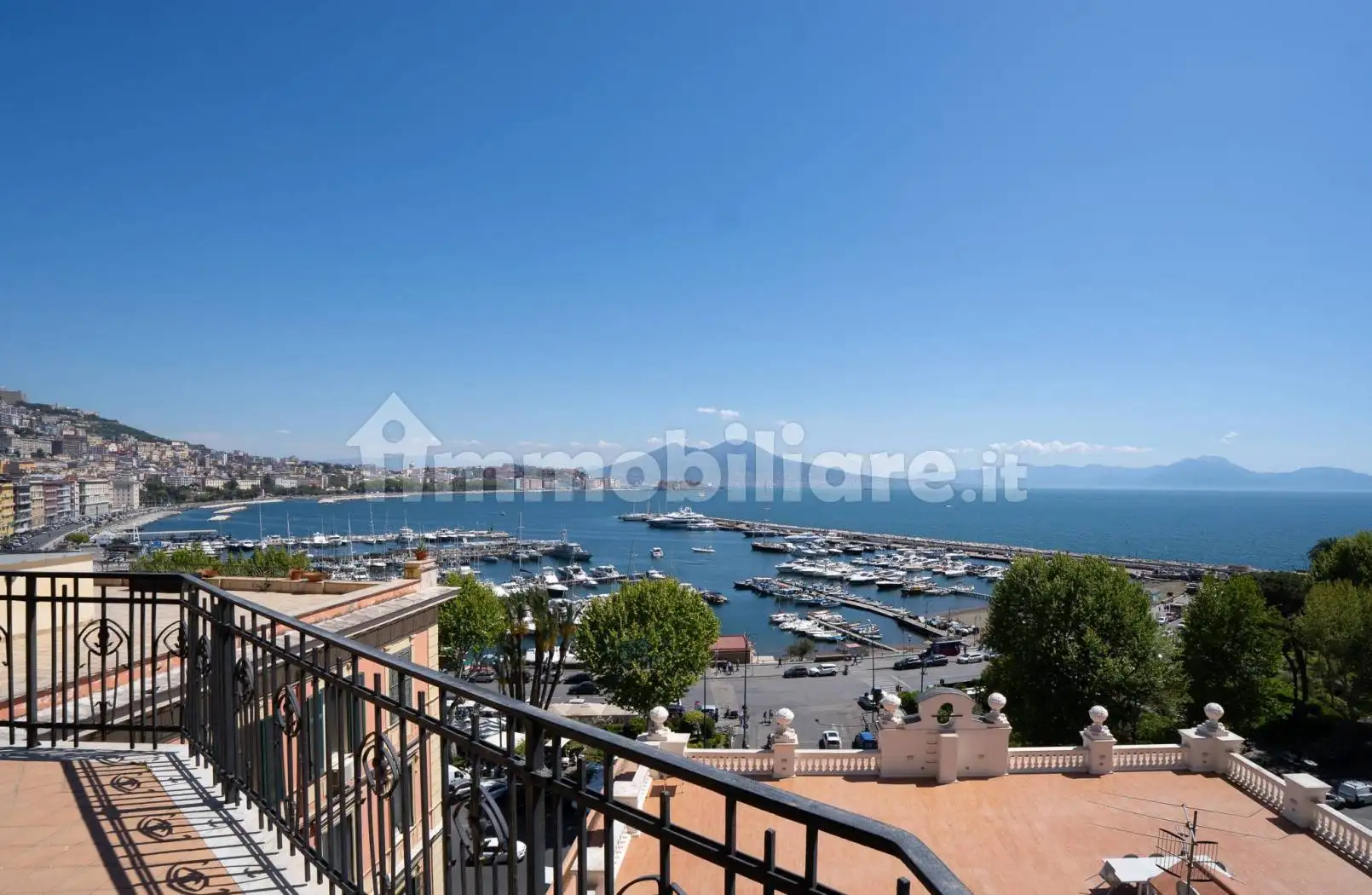 Appartamento in vendita a Napoli