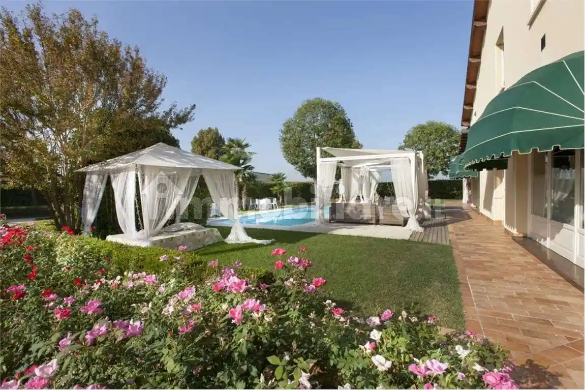 Rustico - Casale in vendita a Carpi