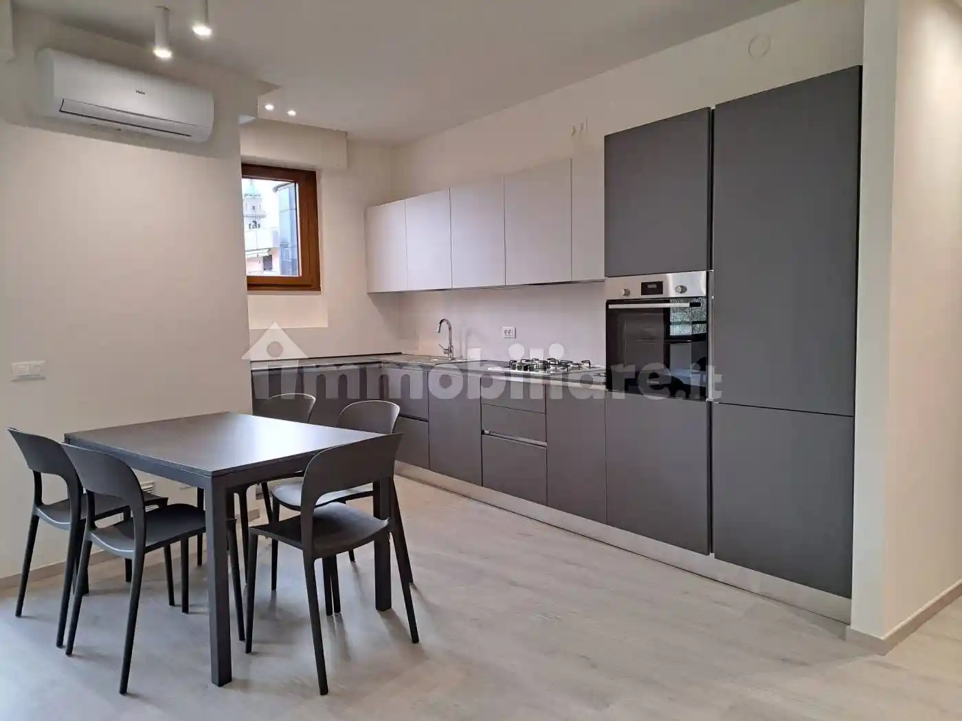 Appartamento in affitto a Varese