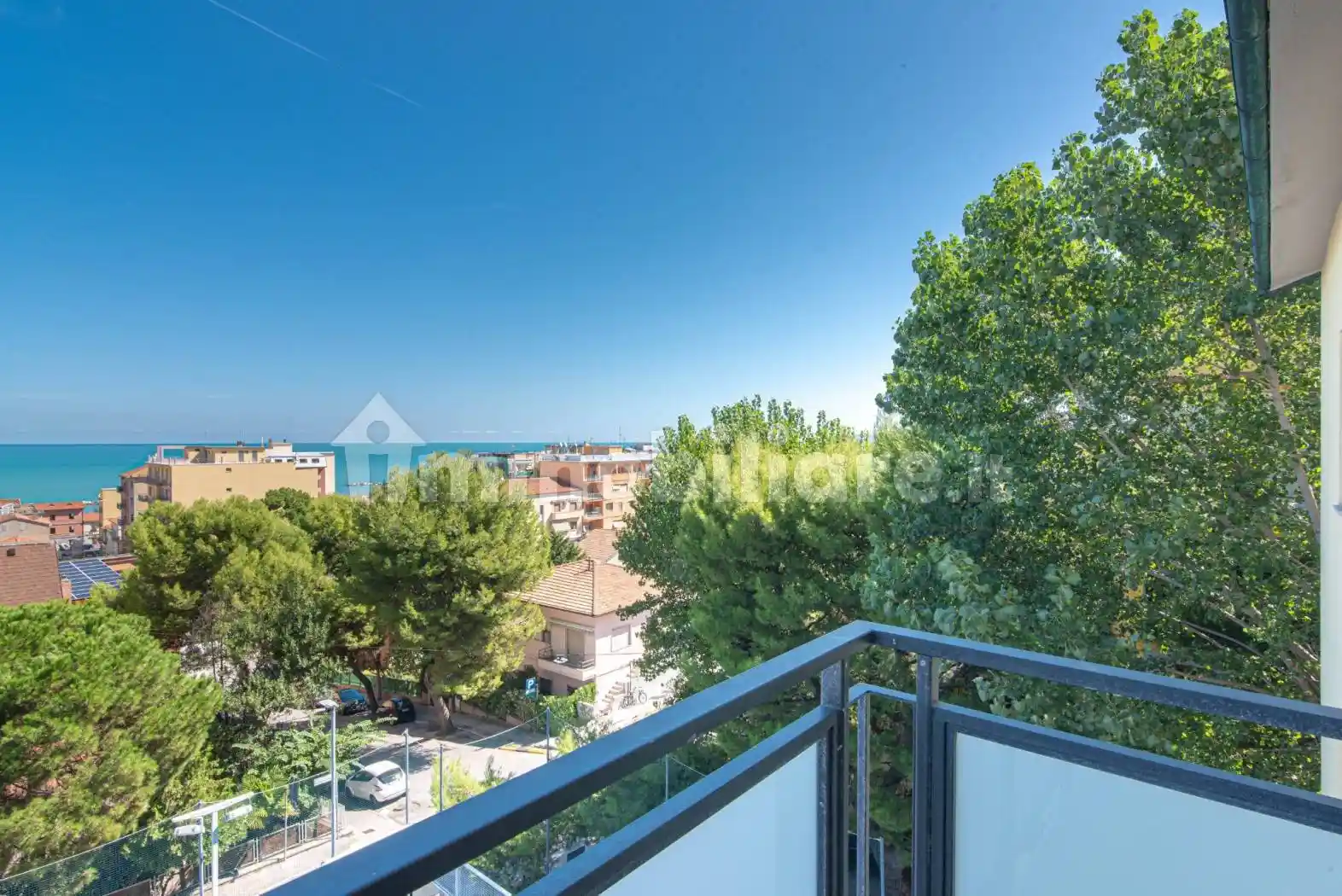 Appartamento in vendita a Falconara Marittima