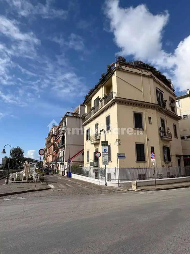 Appartamento in vendita a Pozzuoli