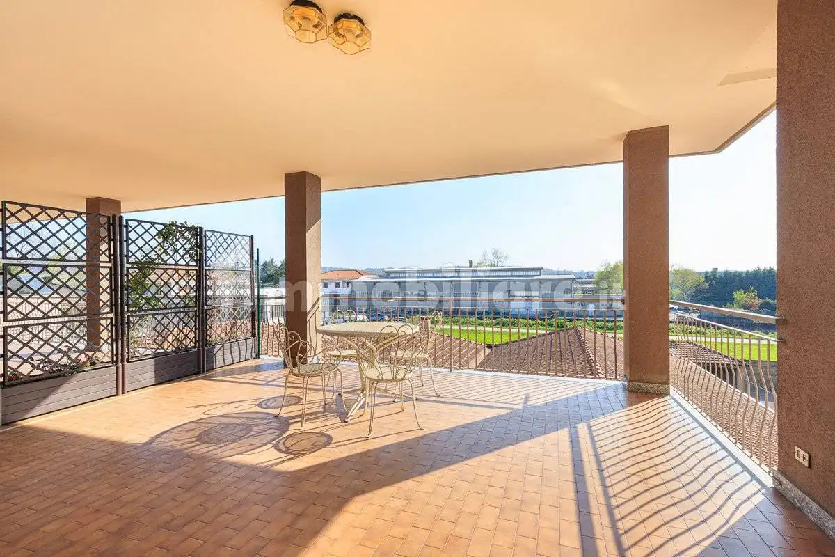 Quadrilocale via Borgomanero 177, Borgomanero, Briga Novarese - foto 2