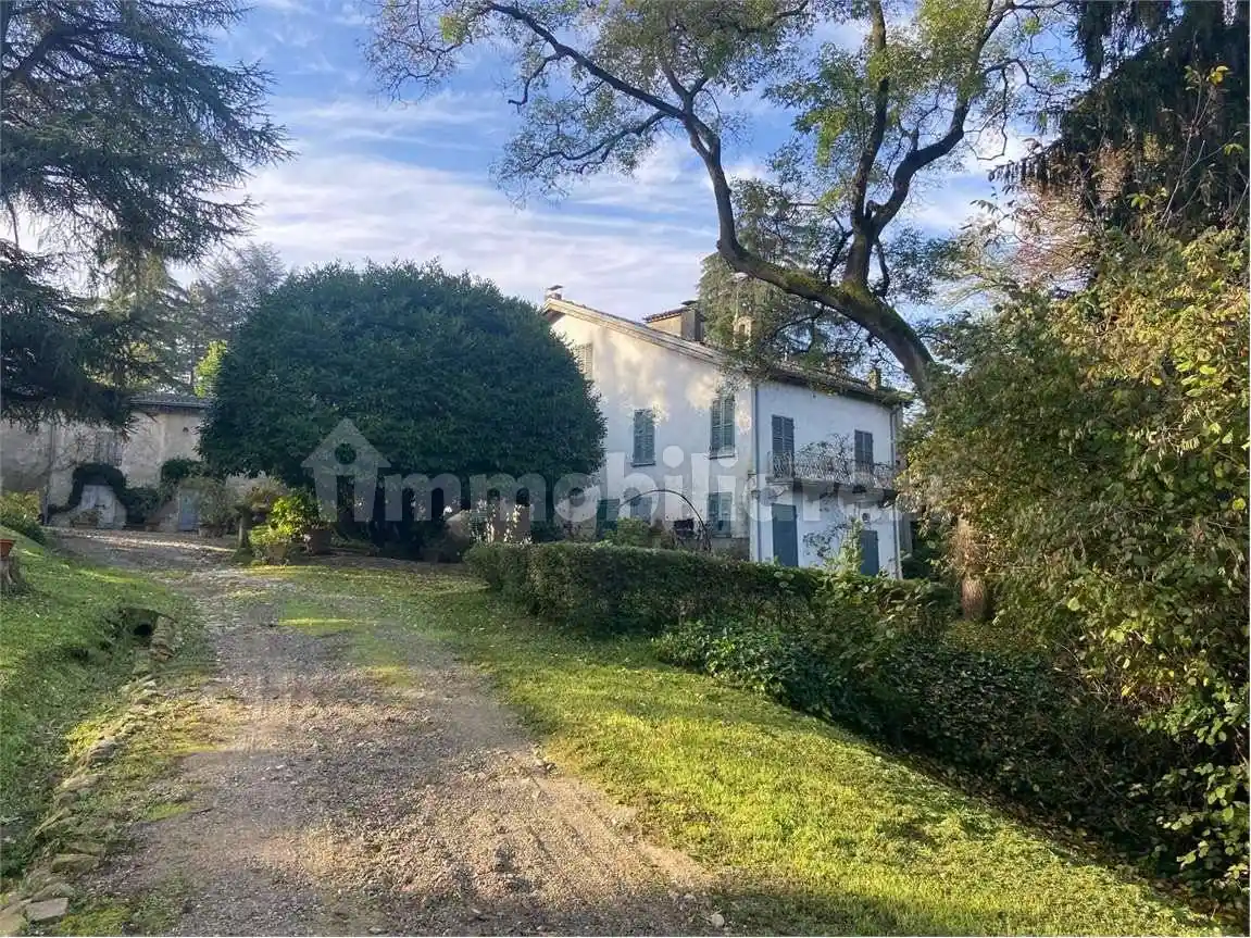 Villa in vendita a Quattro Castella