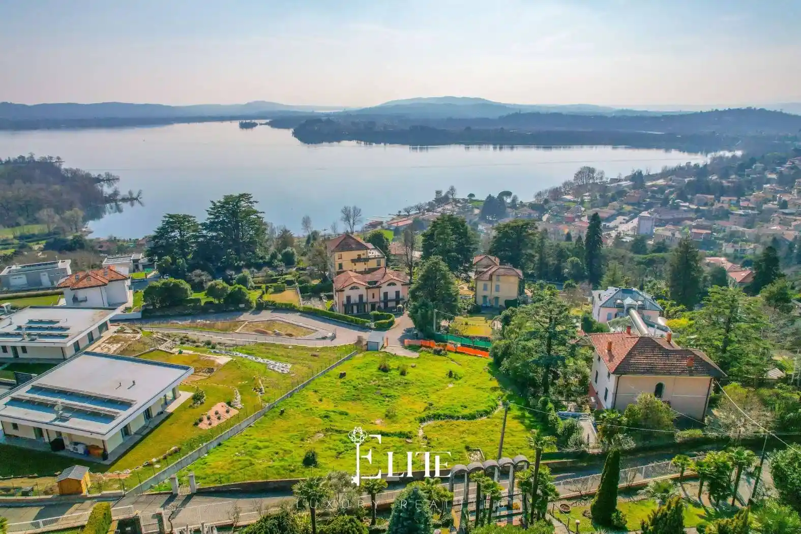 Villa in vendita a Gavirate