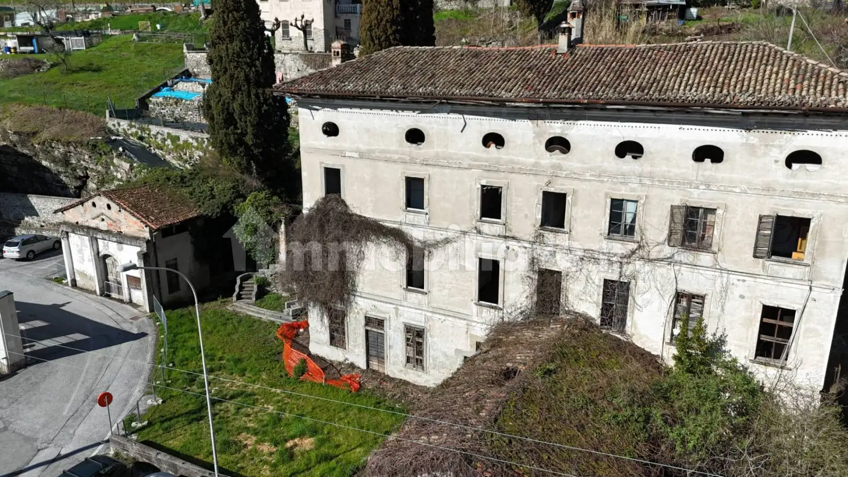 Palazzo - Edificio in vendita a Caslino d'Erba