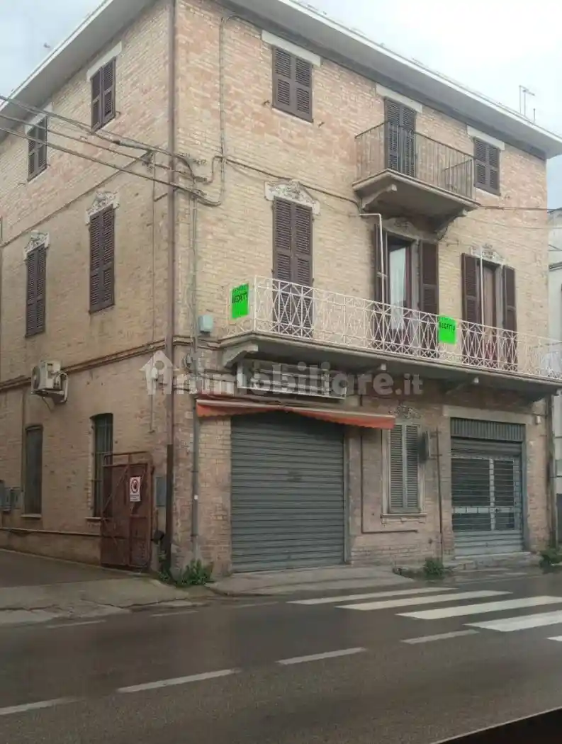 Palazzo - Edificio in vendita a Porto San Giorgio