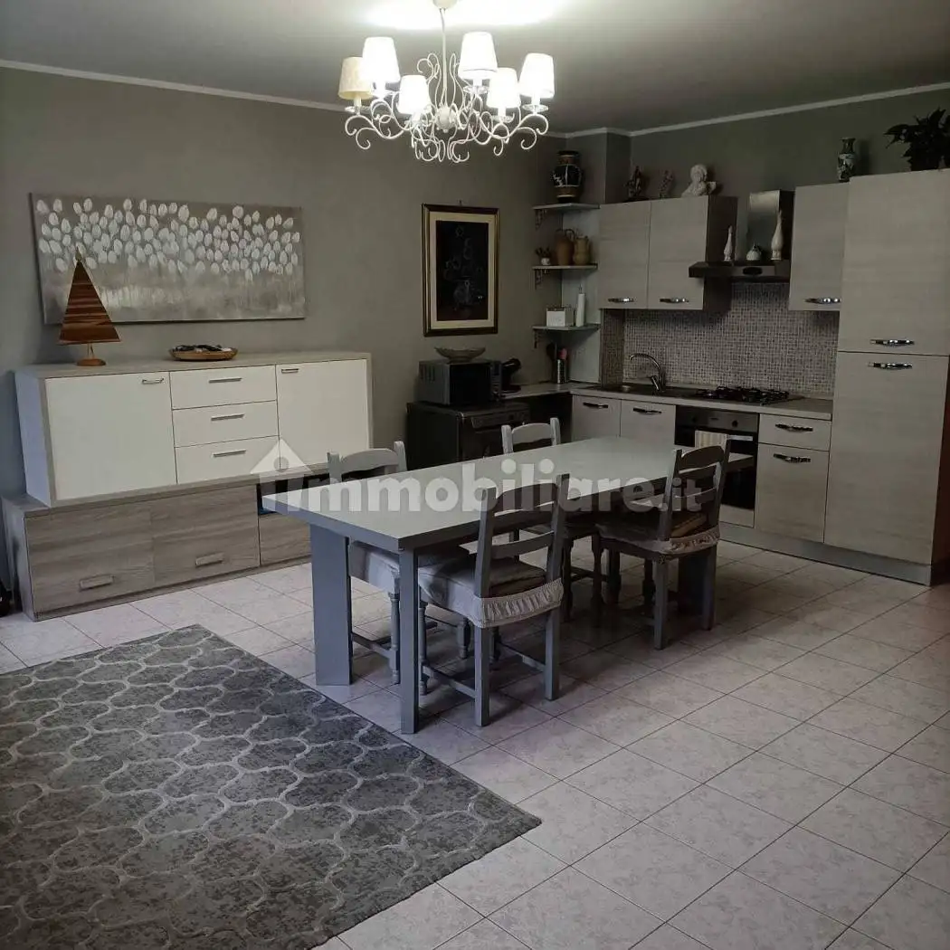 Casa indipendente in vendita a Zenevredo