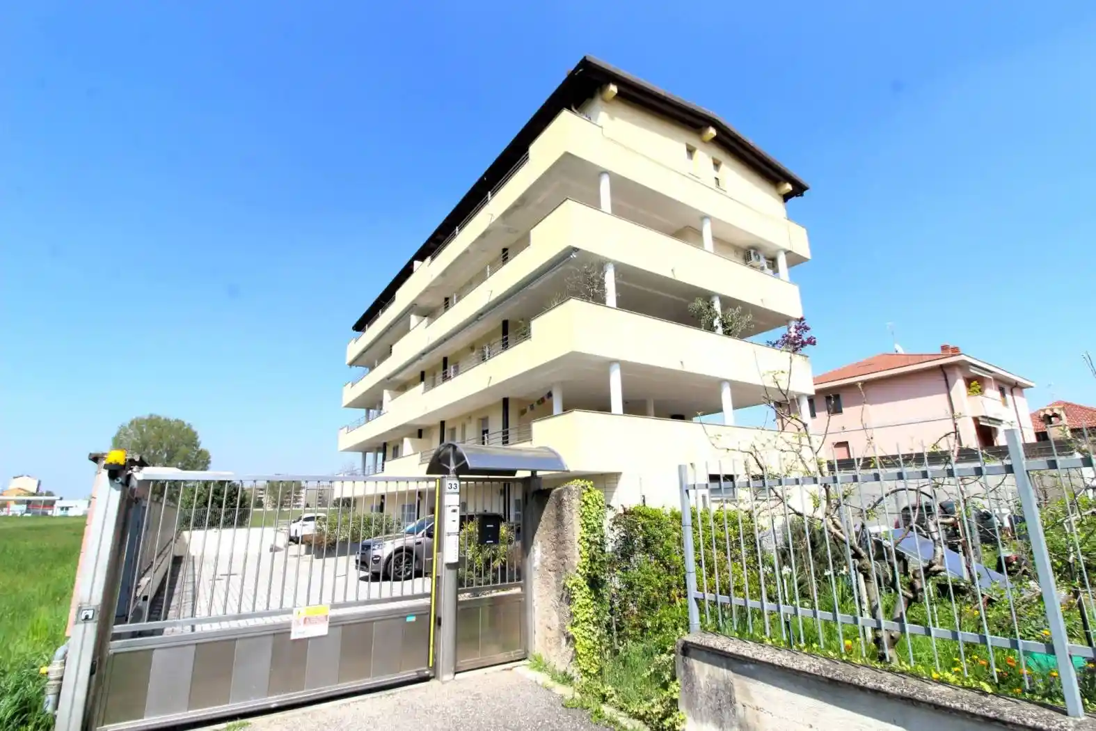 Appartamento in vendita a Bareggio