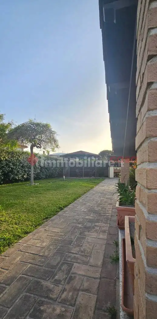 Villa in vendita a Davoli