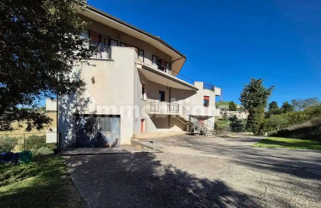 Villa unifamiliare 600 m², Centro, Bucchianico - foto 4