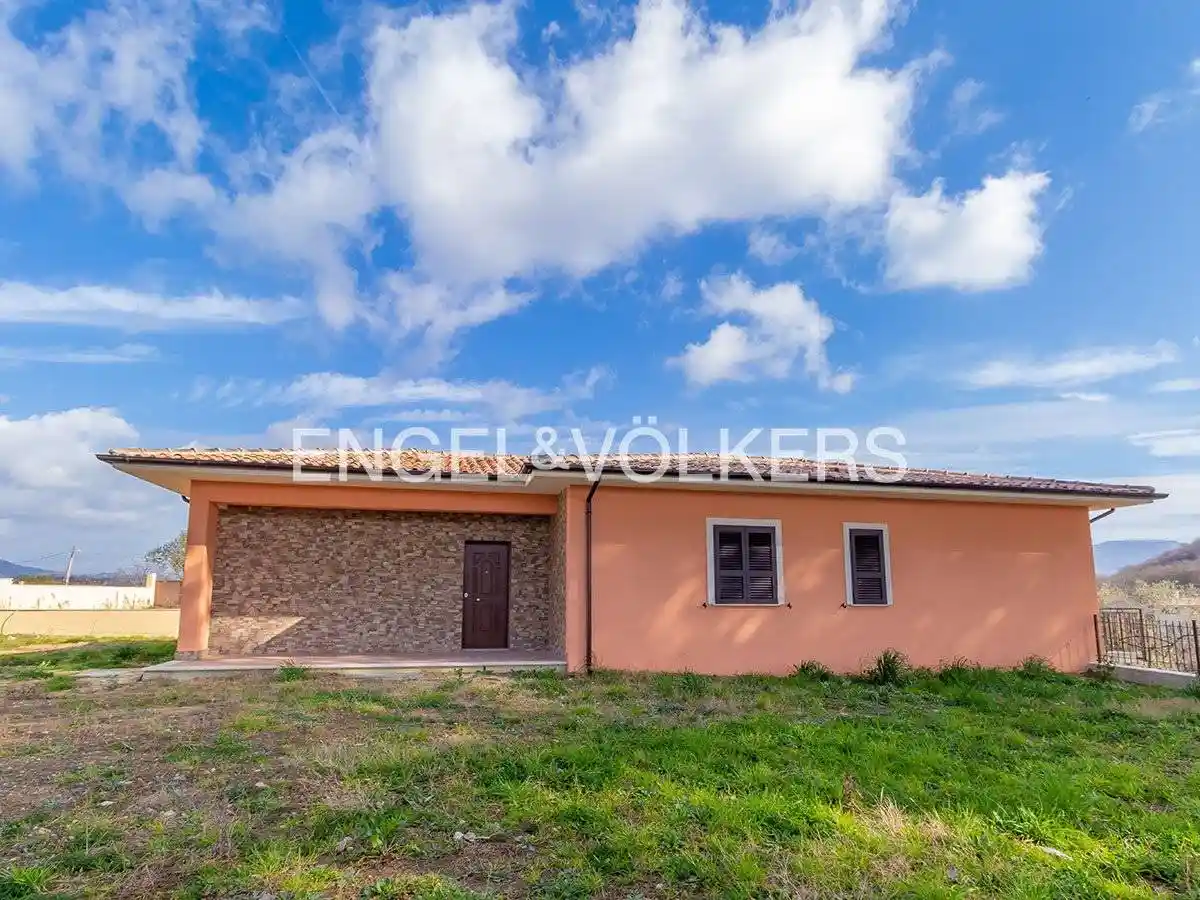 Villa in vendita a Scandriglia