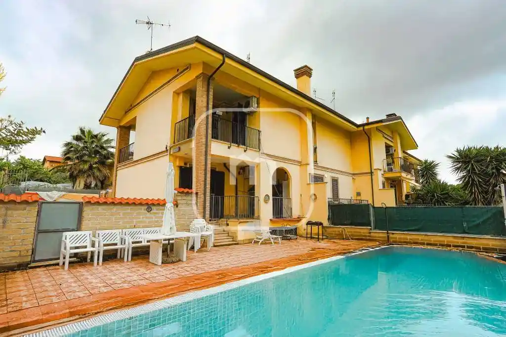 Villa in vendita a Roma