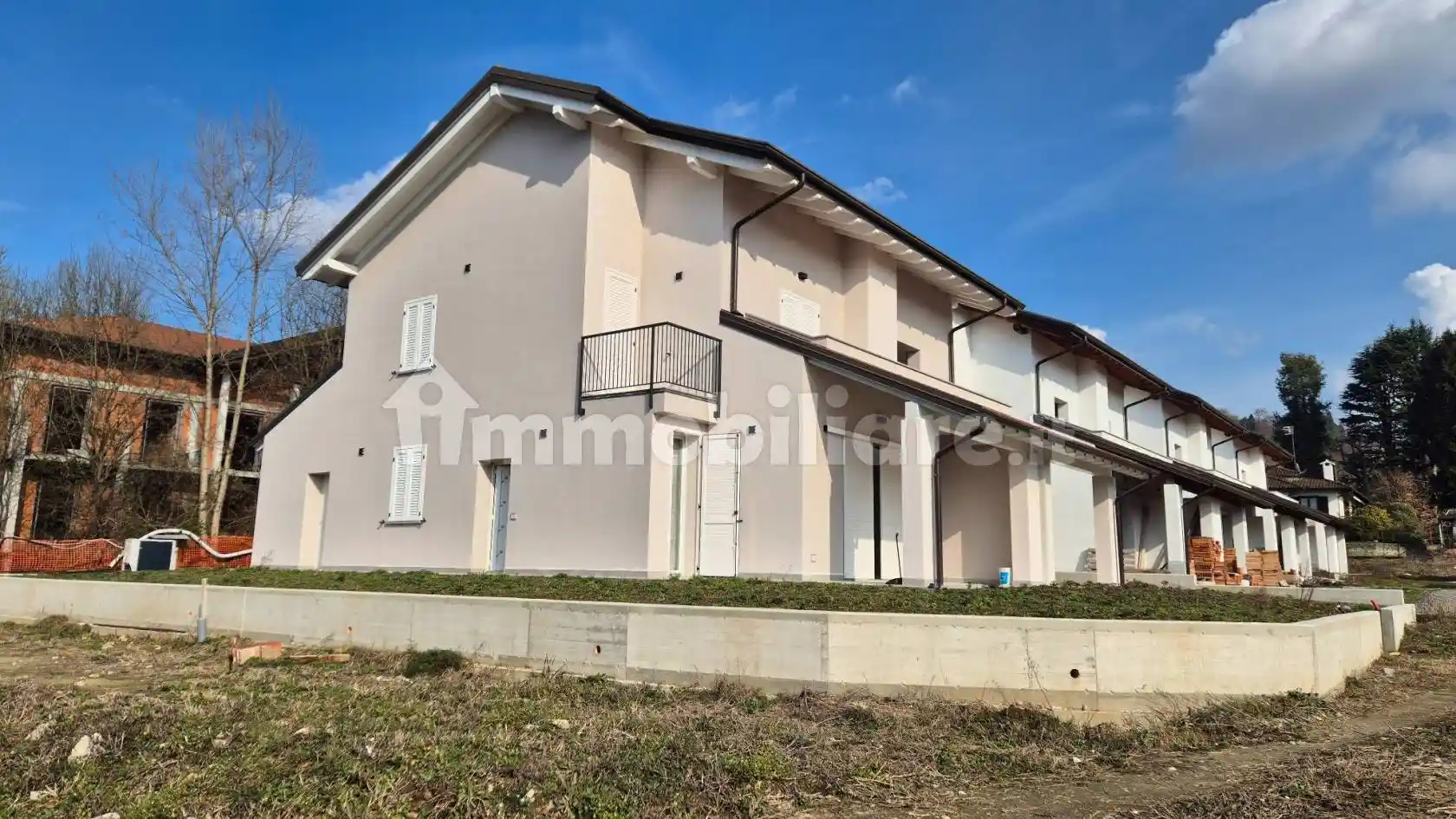 Villa in vendita a Sesto Calende