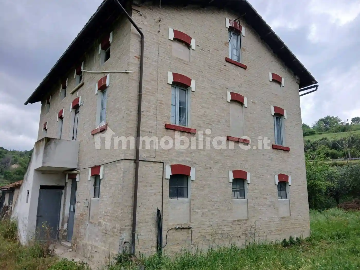 Rustico - Casale in vendita a Macerata