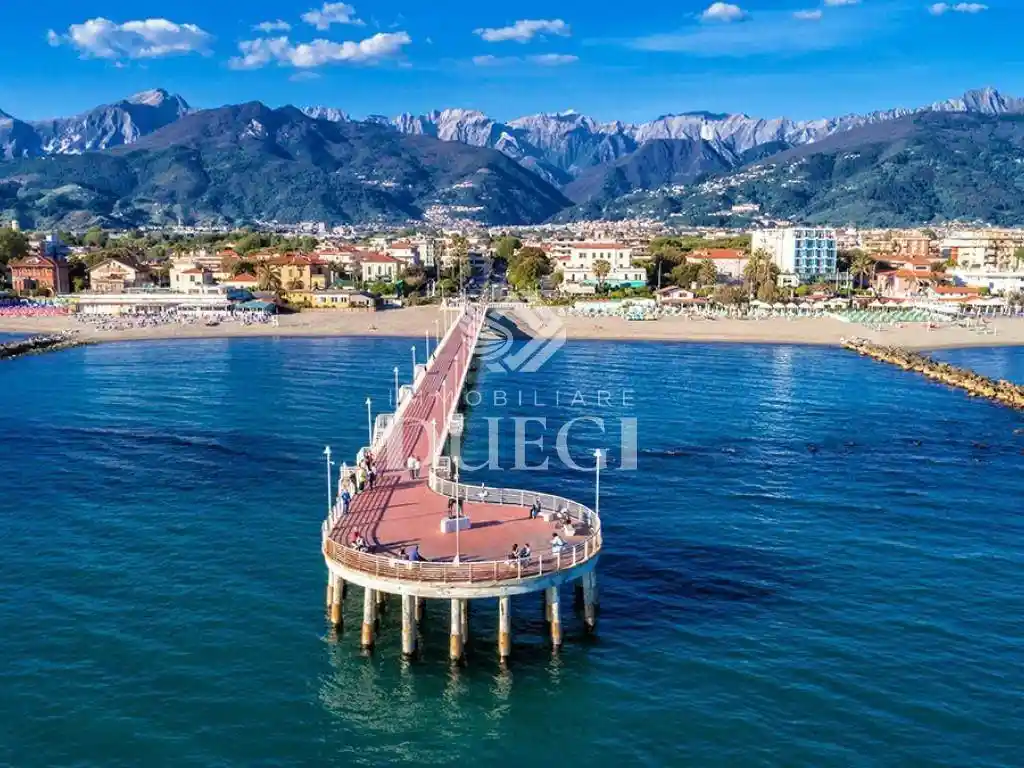 Palazzo - Edificio in vendita a Massa