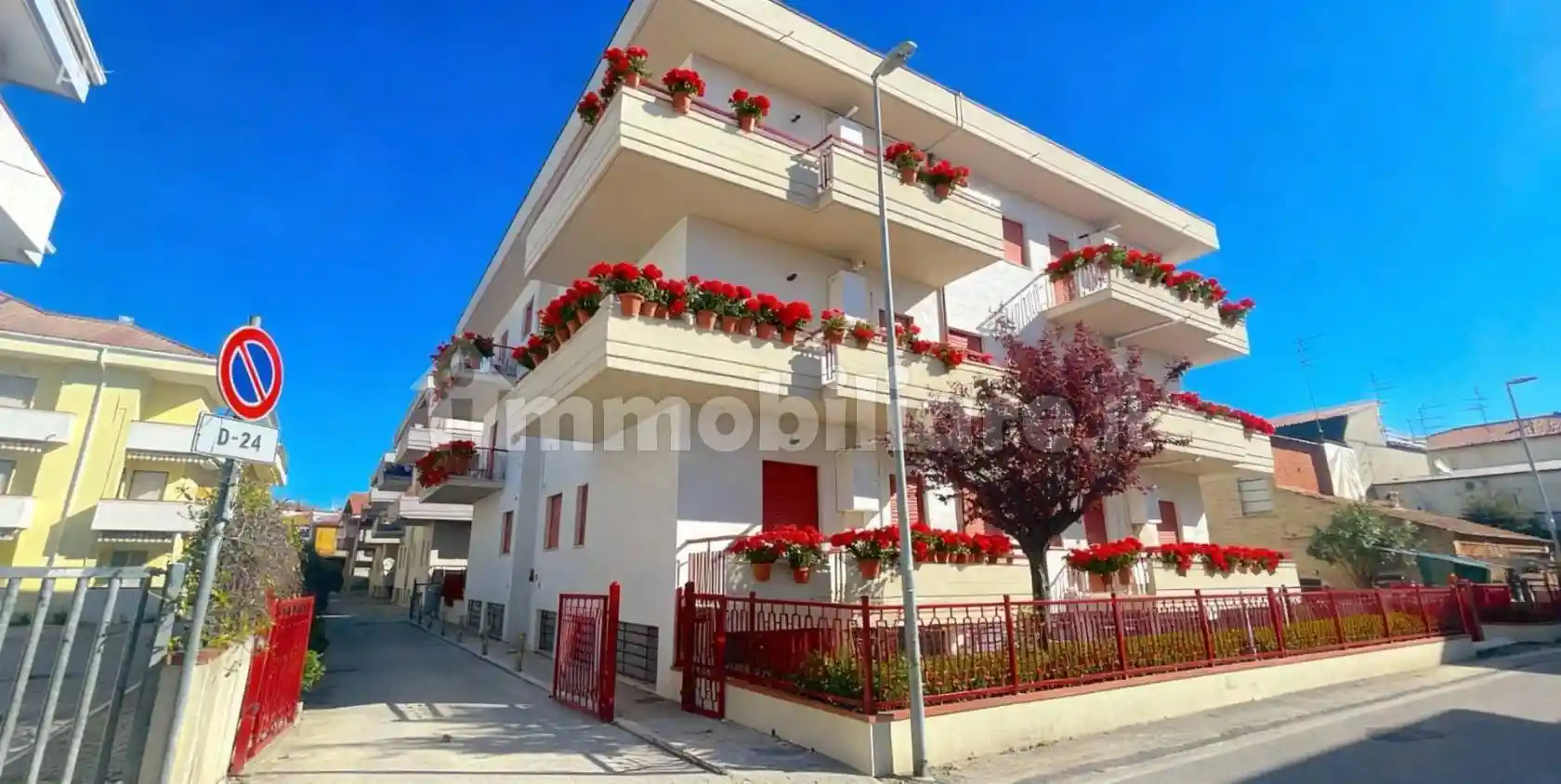 Appartamento via Emilia 12, Lungomare Marconi, Alba Adriatica - foto 2