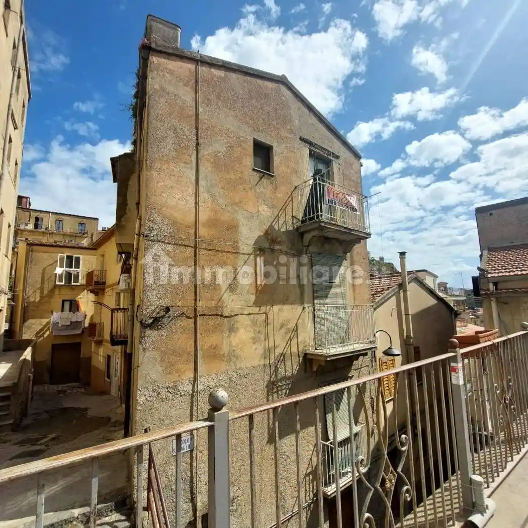 Casa indipendente in vendita a Nicosia