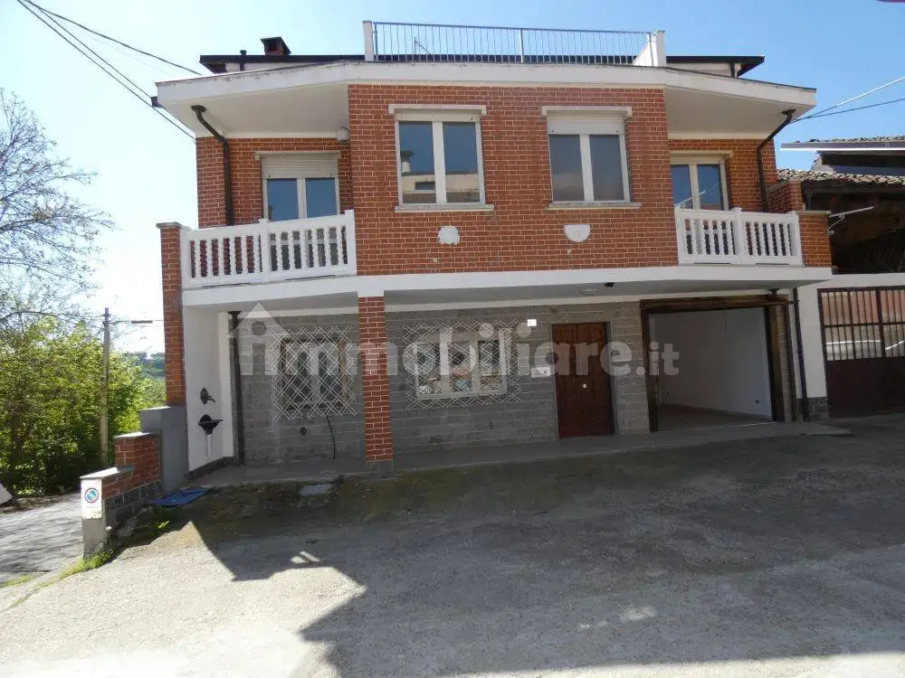 Casa indipendente in vendita a Santo Stefano Roero