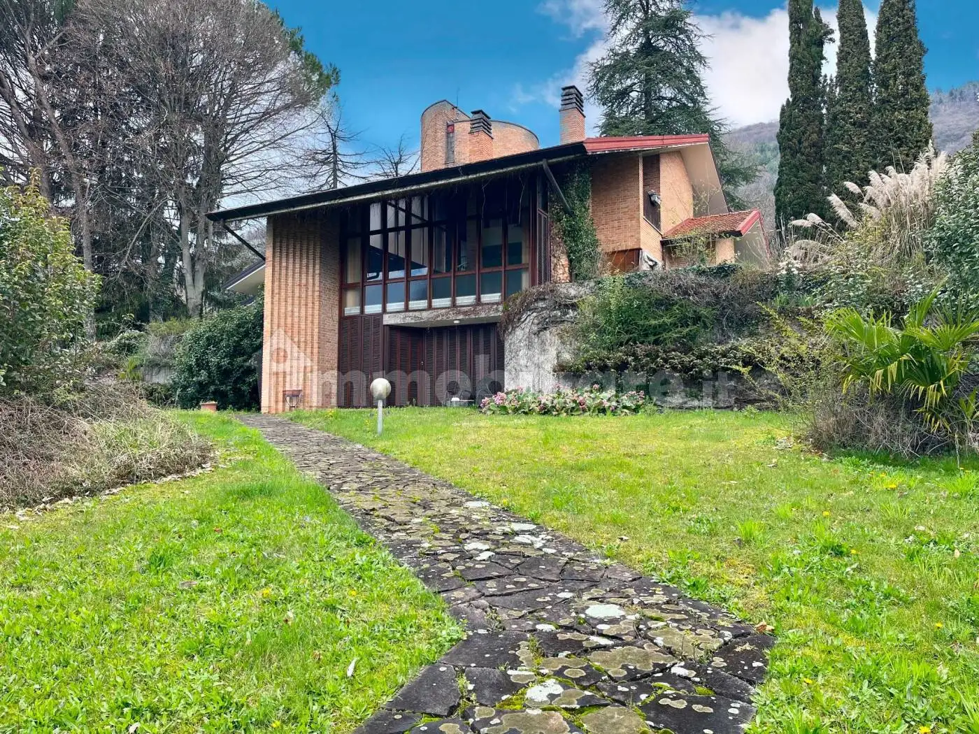 Villa in vendita a Magnano in Riviera