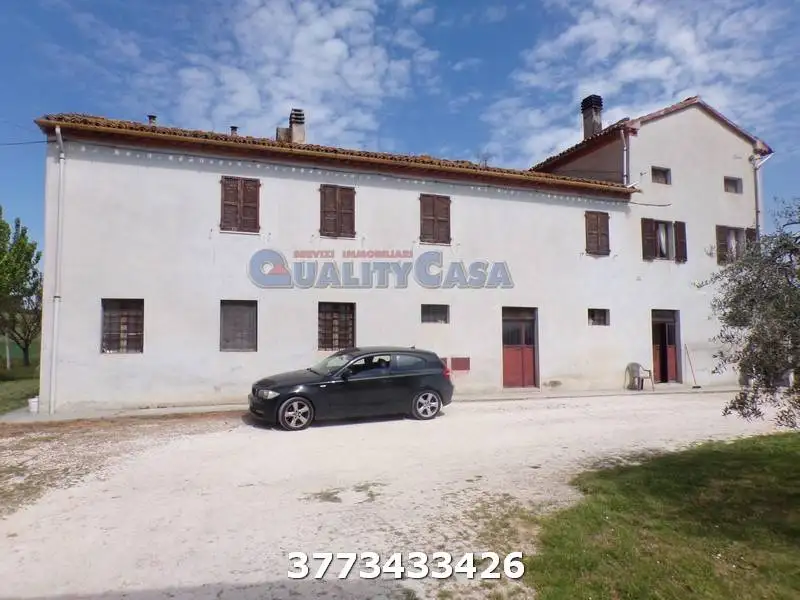 Rustico - Casale in vendita a Jesi
