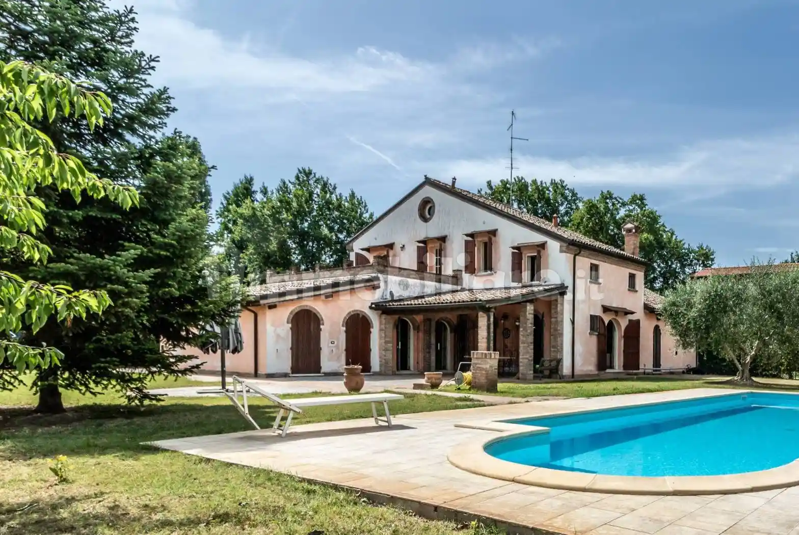 Villa in vendita a Russi