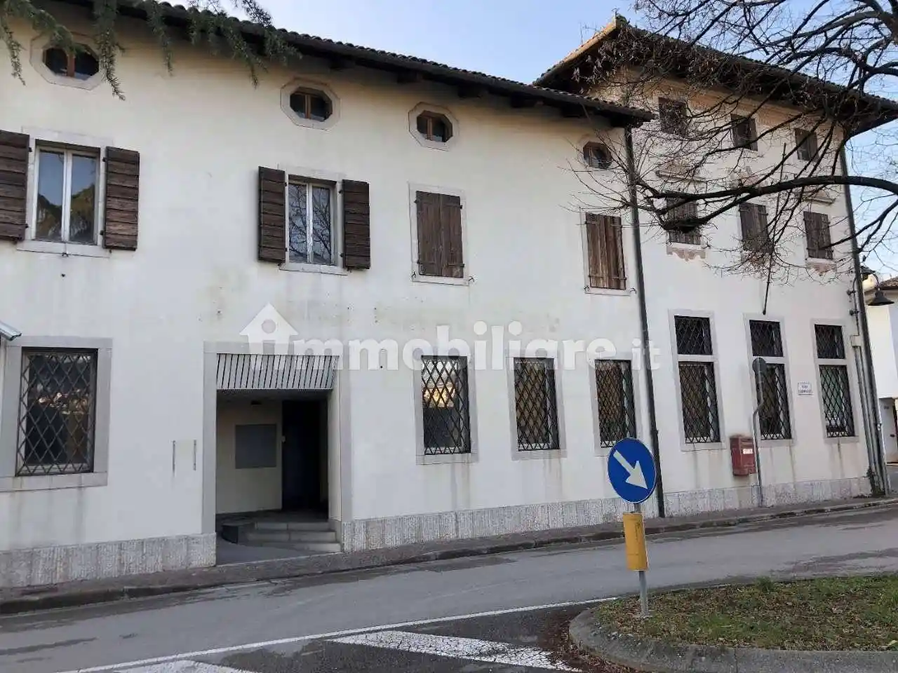 Palazzo - Edificio in vendita a Martignacco