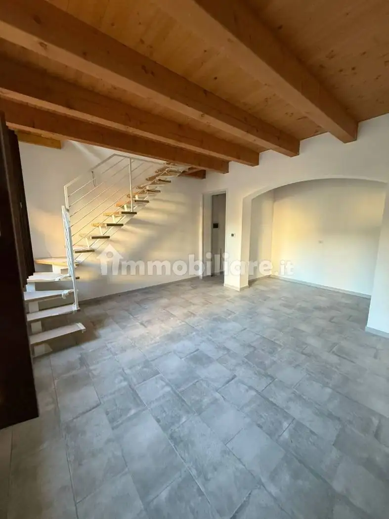 Terratetto unifamiliare piazza Umberto I 1, Centro, Arquà Polesine - foto 2