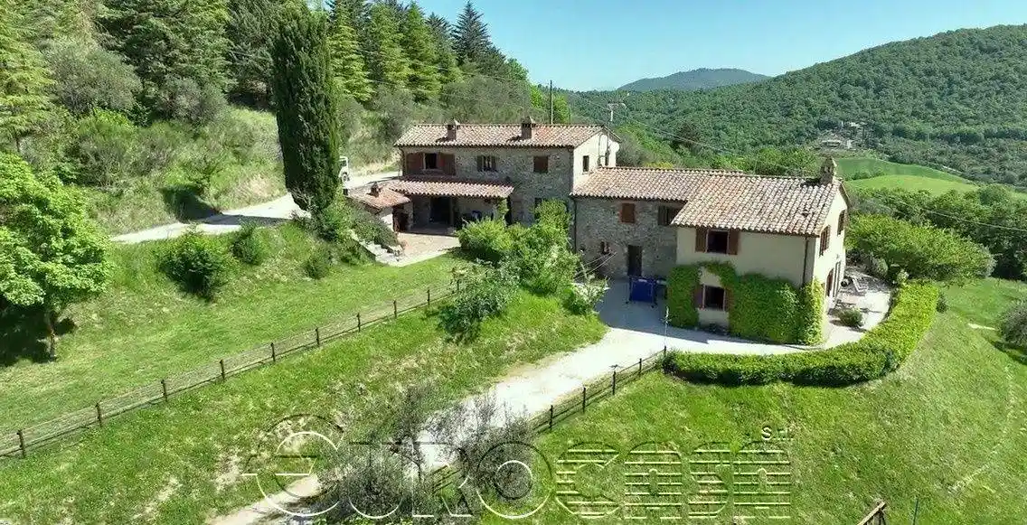Rustico - Casale in vendita a Perugia