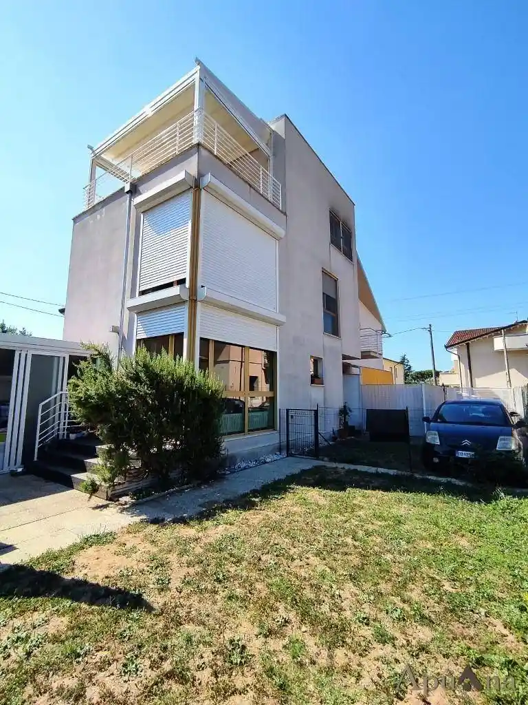 Villa in vendita a Massa