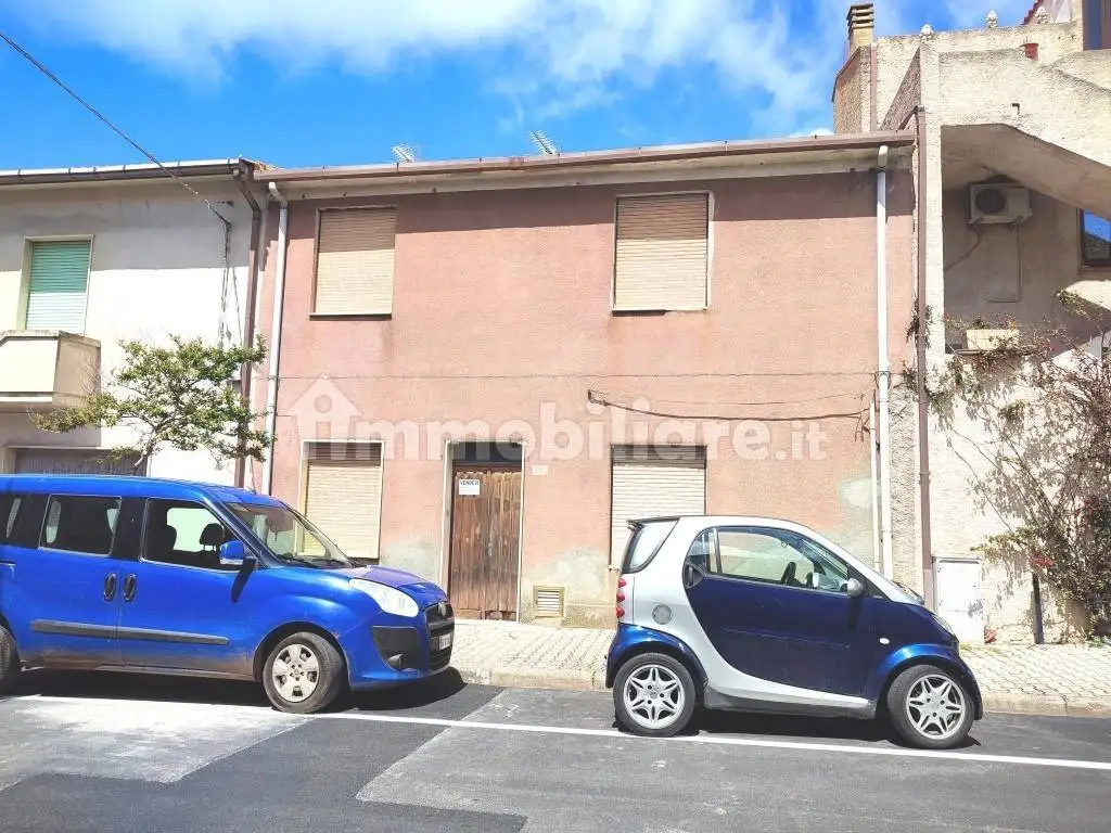 Villa in vendita a Suni