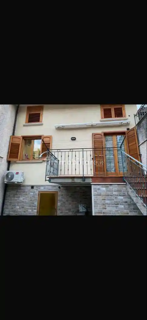 Palazzo - Edificio in vendita a Bagnoli Irpino