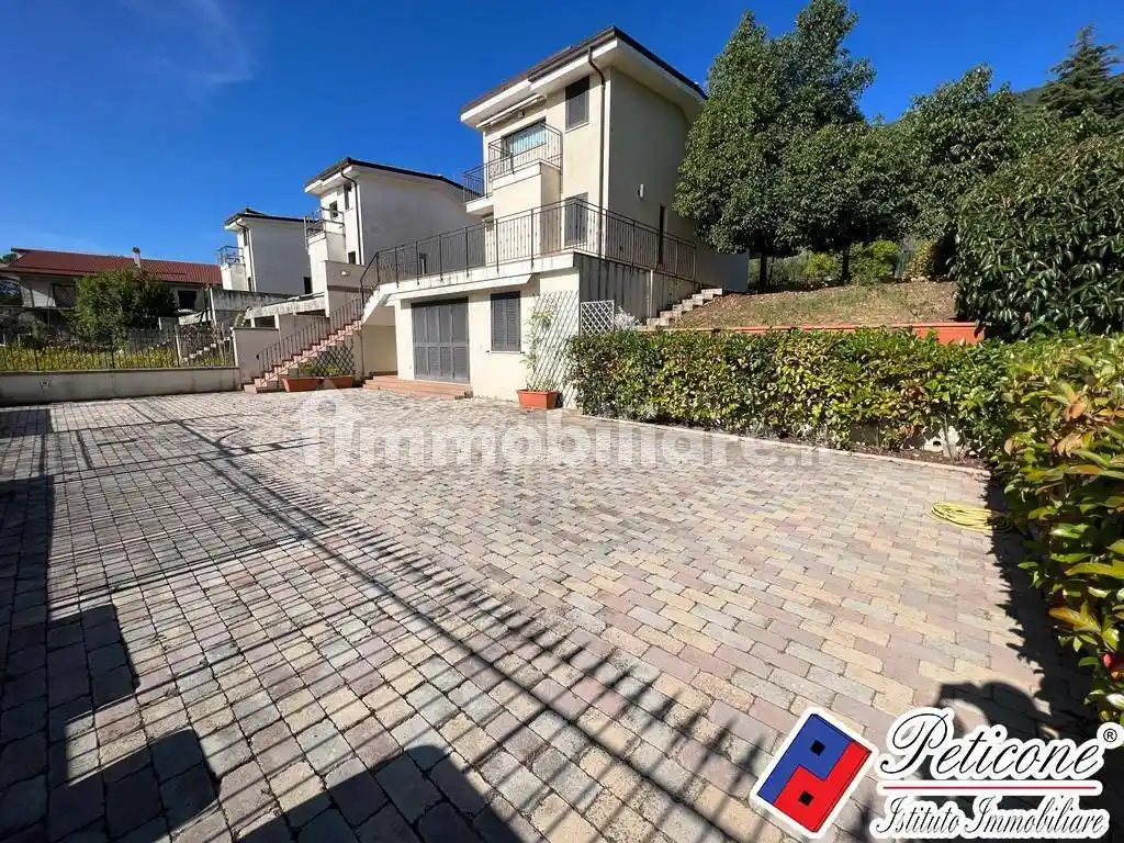 Villa in vendita a Lenola