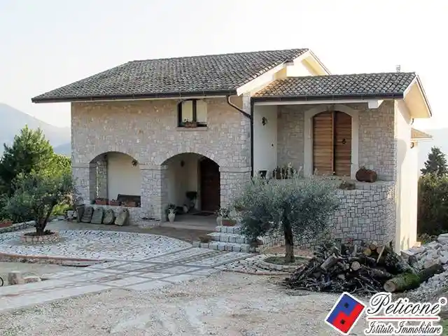 Villa in vendita a Lenola