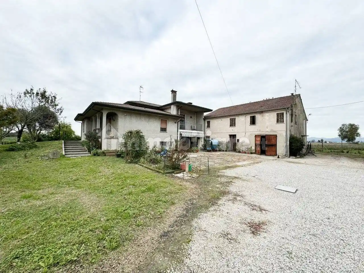 Casa indipendente in vendita a Villa Estense