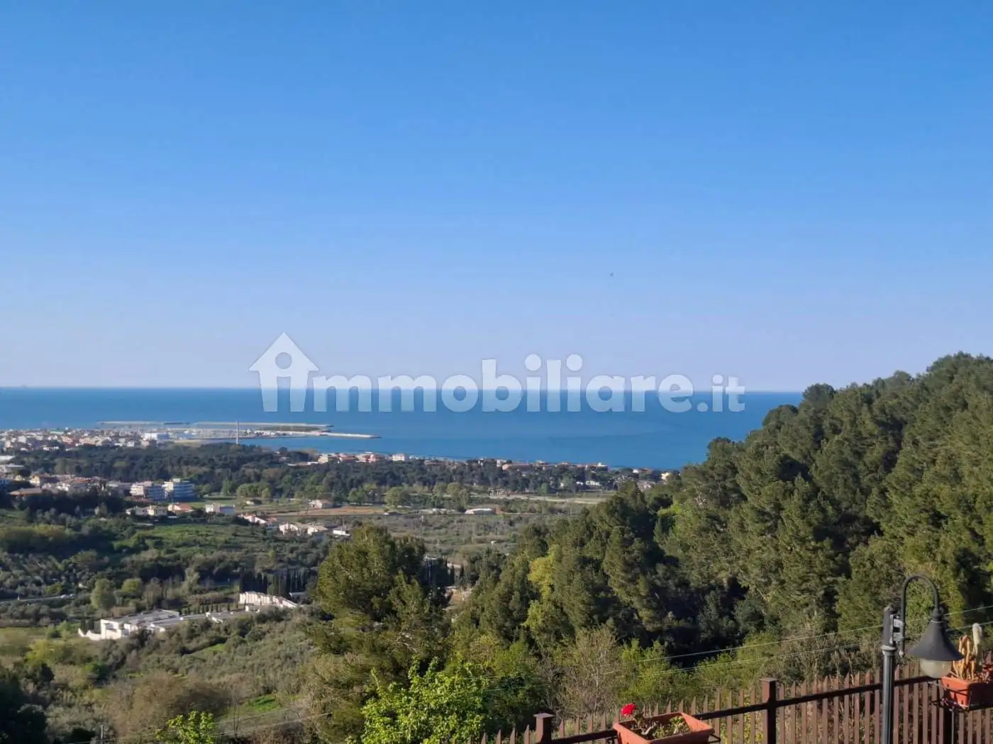 Casa indipendente in vendita a Pescara