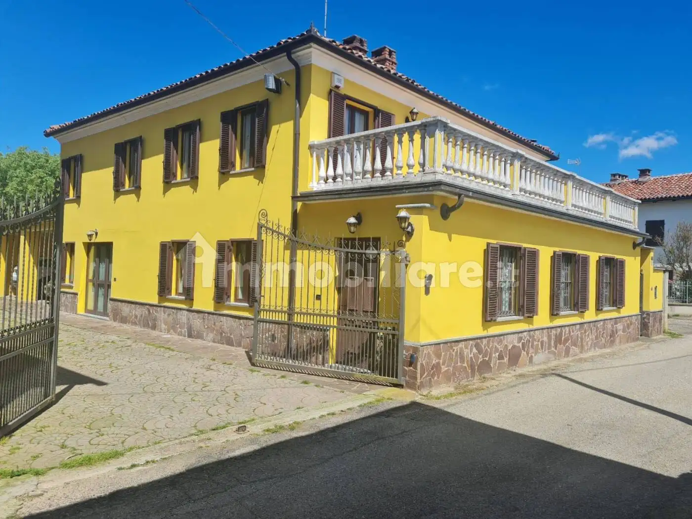 Rustico - Casale in vendita a Rocca d'Arazzo