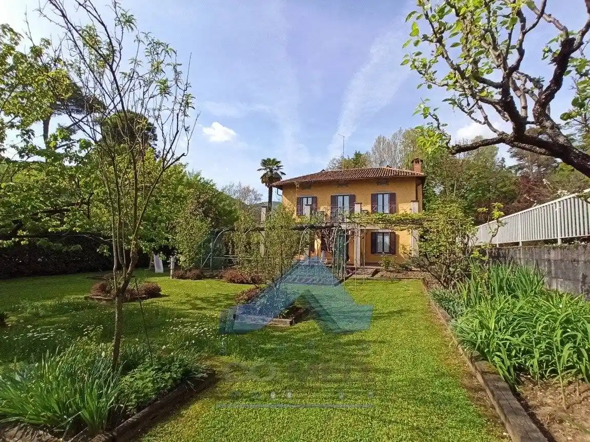 Villa in vendita a Alzano Lombardo