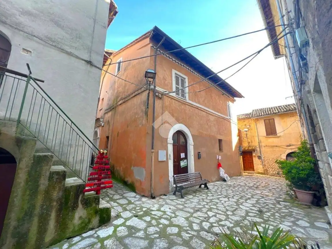 Appartamento in vendita a Selci