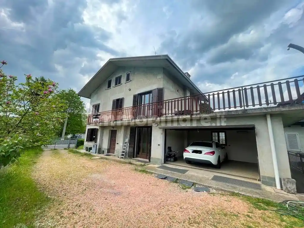 Villa in vendita a Olgiate Comasco